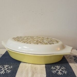 Pyrex Verde Vines Divided Casserole Dish